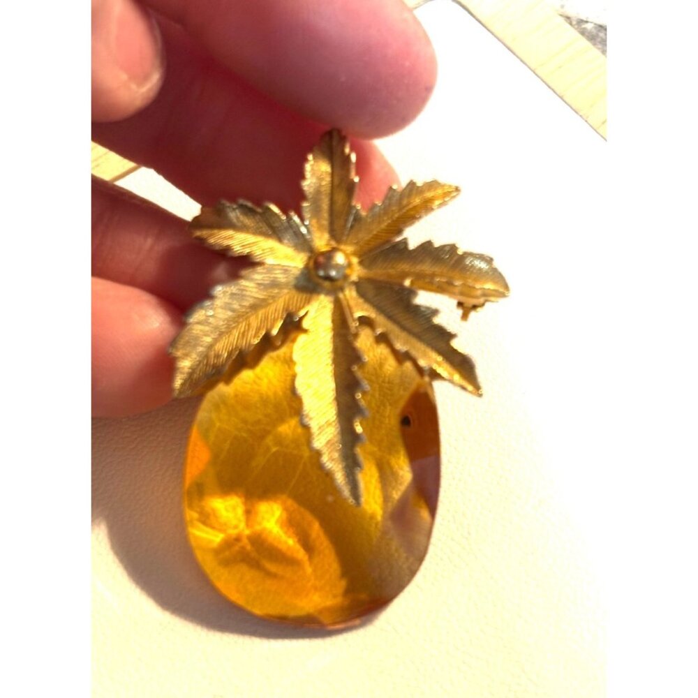 Sarah Coventry Vintage Gold-Tone Leaf Pendant W/ Amber-Colored Faceted Stone Dro
